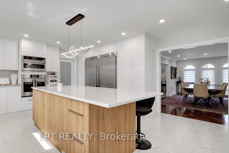 29603325/624-pleasant-park-road/playfair-park/ottawa/ontario/K1H5N5_19