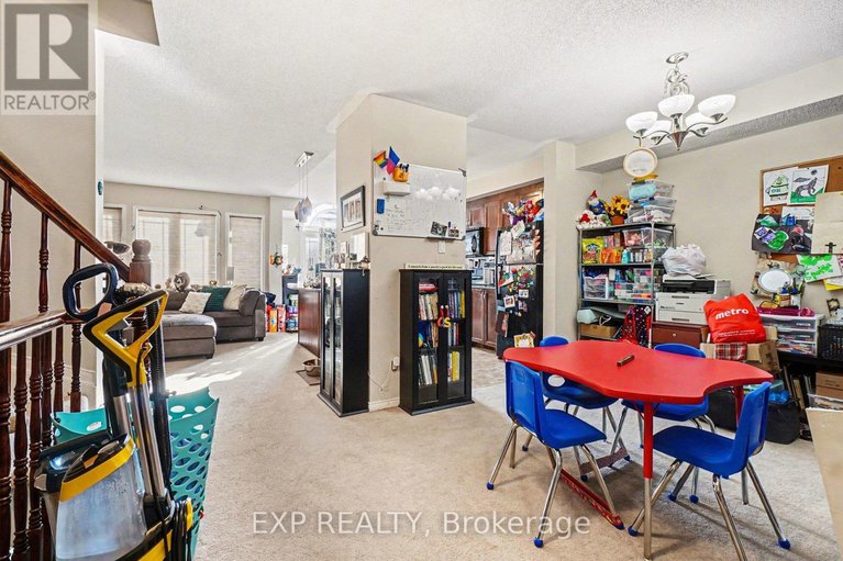 29298211/735-regiment-avenue/emerald-meadowstrailwest/ottawa/ontario/K2M0E6_5