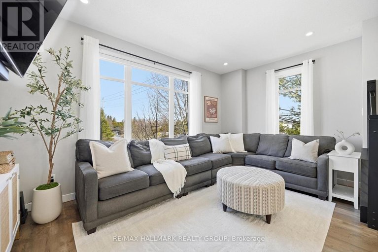 29578405/128-songbird-private/westcliffe-estates/ottawa/ontario/K2H0A2_12