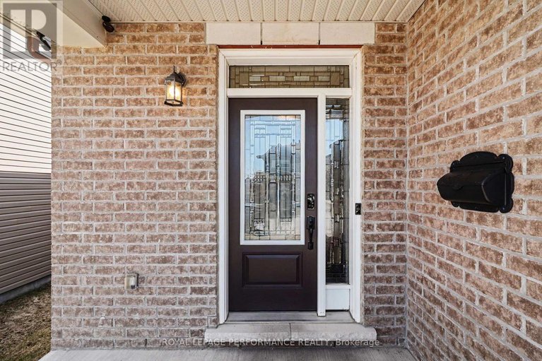 29634644/717-magnolia-street/avalon-west/ottawa/ontario/K4A0Z2_4