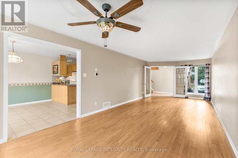 28999815/1659-toulouse-crescent/orleanssunridge/ottawa/ontario/K1C6K5_7