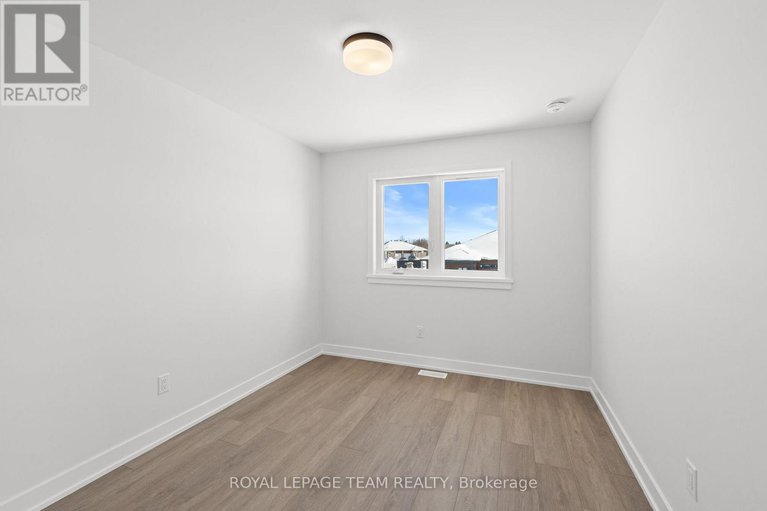 29368968/1064-moore-street/brockville/brockville/ontario/K6V0H2_35