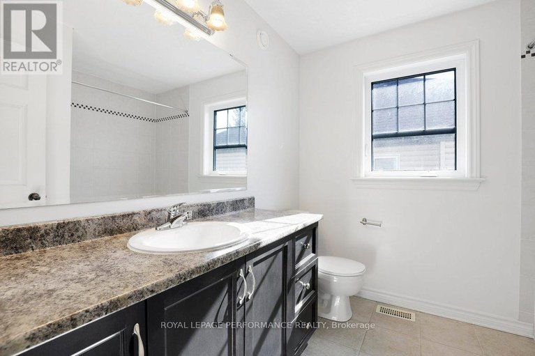 29648460/203-bradwell-way/blossom-parkkemp-parkfindlay-creek/ottawa/ontario/K1T4J4_27