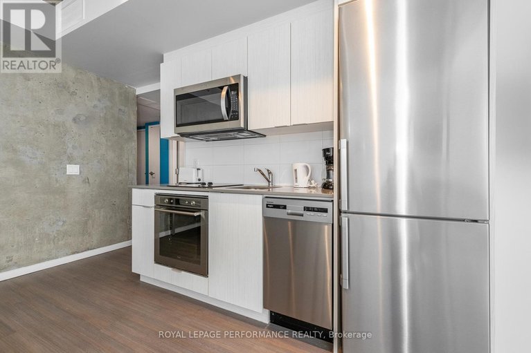 29665093/1118-105-champagne-avenue-s/west-centre-town/ottawa/ontario/K1S5E5_17