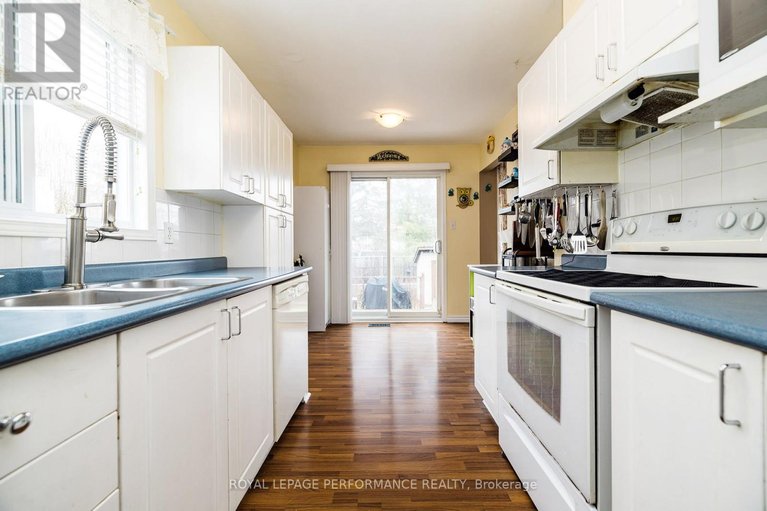 29622959/1893-hennessy-crescent/fallingbrookgardenway-south/ottawa/ontario/K4A3X8_12