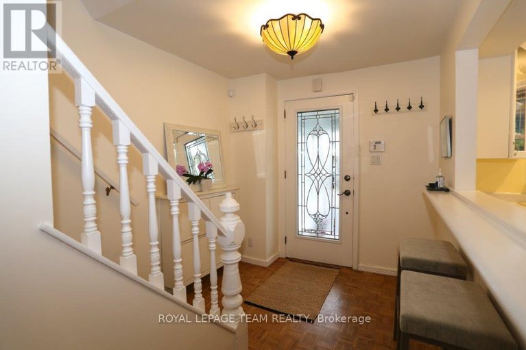 28247814/16-gwynne-avenue/civic-hospital/ottawa/ontario/K1Y1W9_3