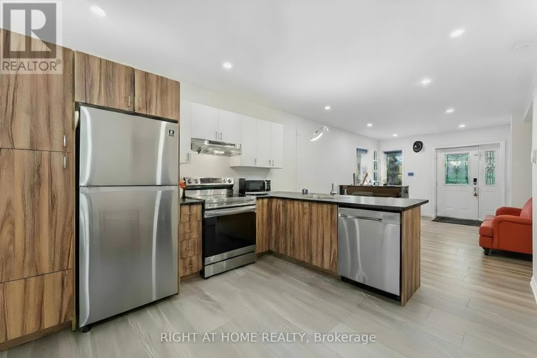 29090557/147-longpre-street-e/vanier/ottawa/ontario/K1L7J5_5