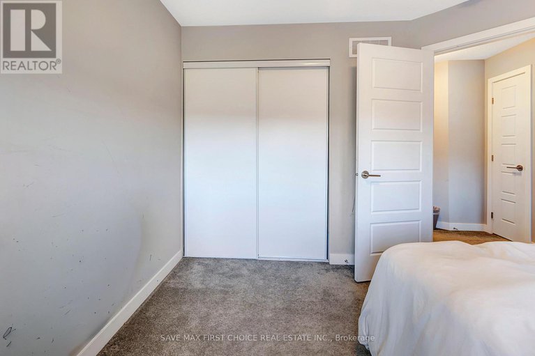 29114558/2070-winsome-terrace/fallingbrookgardenway-south/ottawa/ontario/K4A5M9_17