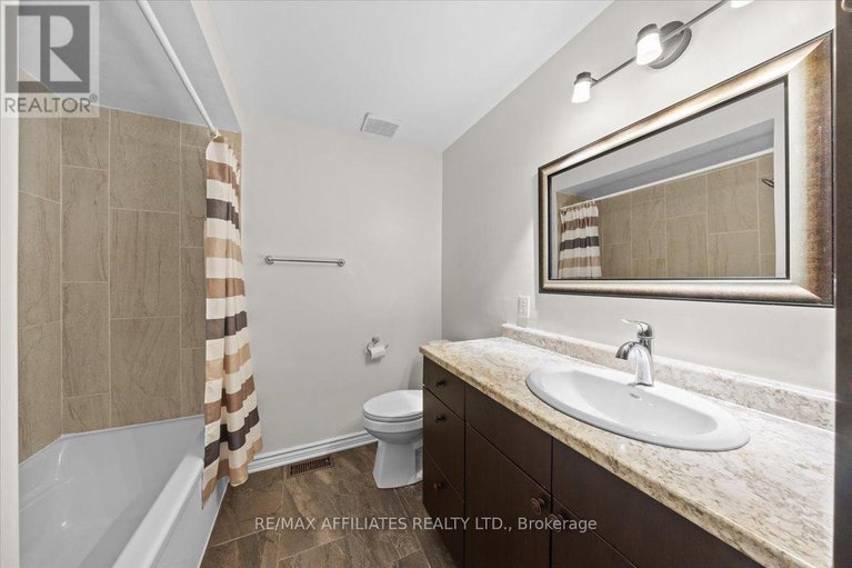 29094492/1938-ashmont-street/chapel-hill/ottawa/ontario/K1C7B9_19