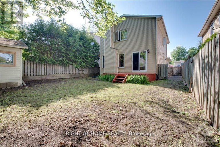 27968976/6078-rivercrest-drive/chapel-hill/ottawa/ontario/K1C5R2_27