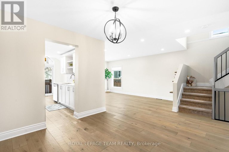 29425119/1925-windwood-place/chapel-hill/ottawa/ontario/K1C7K7_7