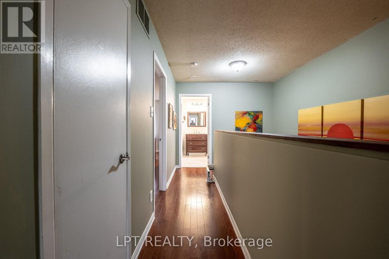 28831575/491-valade-crescent/fallingbrookpineridge/ottawa/ontario/K4A2W6_26