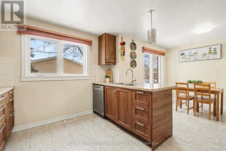 29397617/1931-ashmont-street/chapel-hill/ottawa/ontario/K1C7B9_13