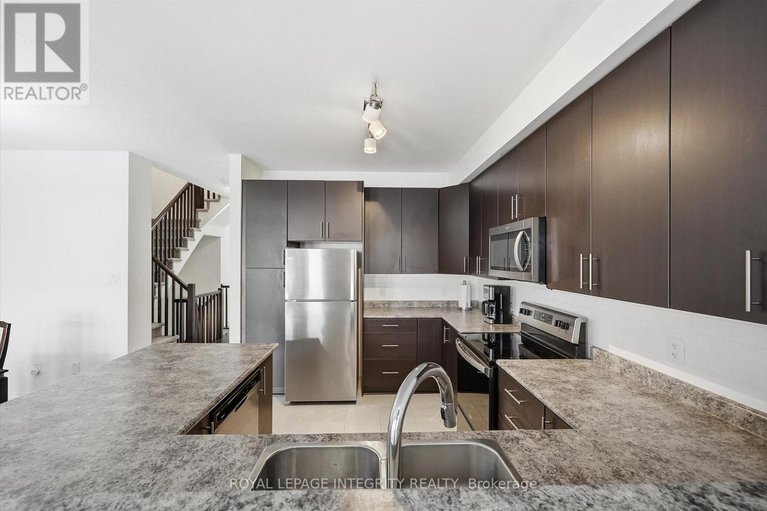 29474235/88-chevron-place/mer-bleuebradley-estatesanderson-park/ottawa/ontario/K1W0L6_9