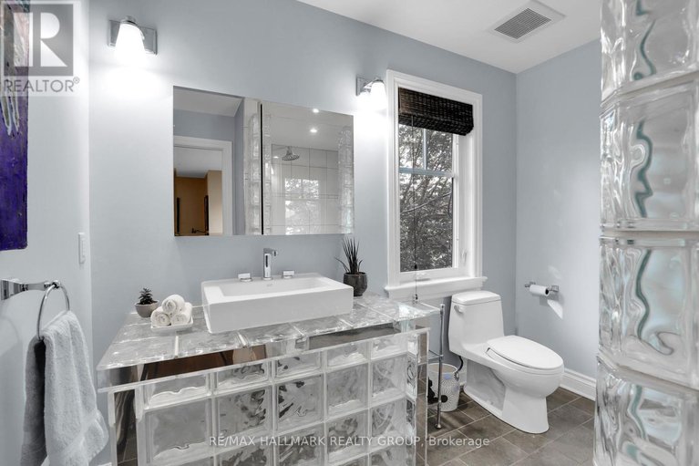 28884141/45-crescent-heights/dows-lake/ottawa/ontario/K1S3G7_25