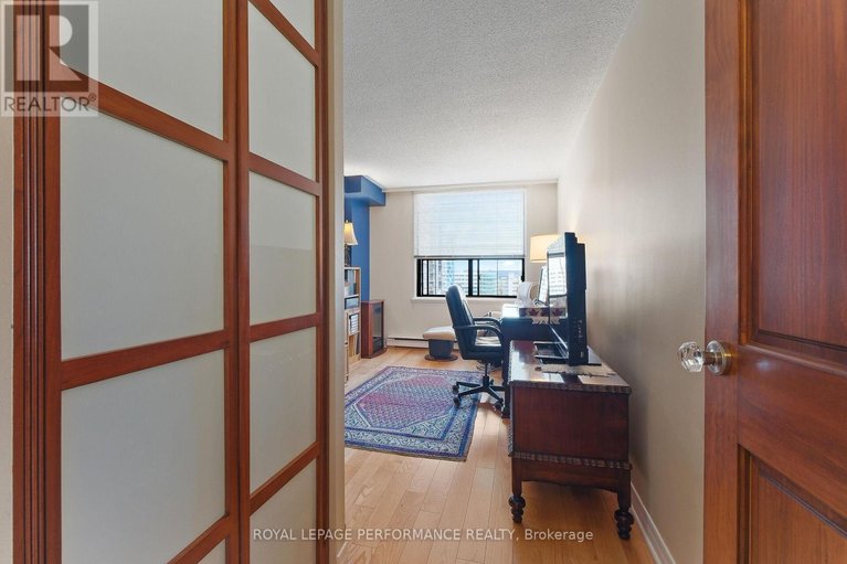 29666803/1003-71-somerset-street-w/ottawa-centregolden-triangle/ottawa/ontario/K2P2G2_28