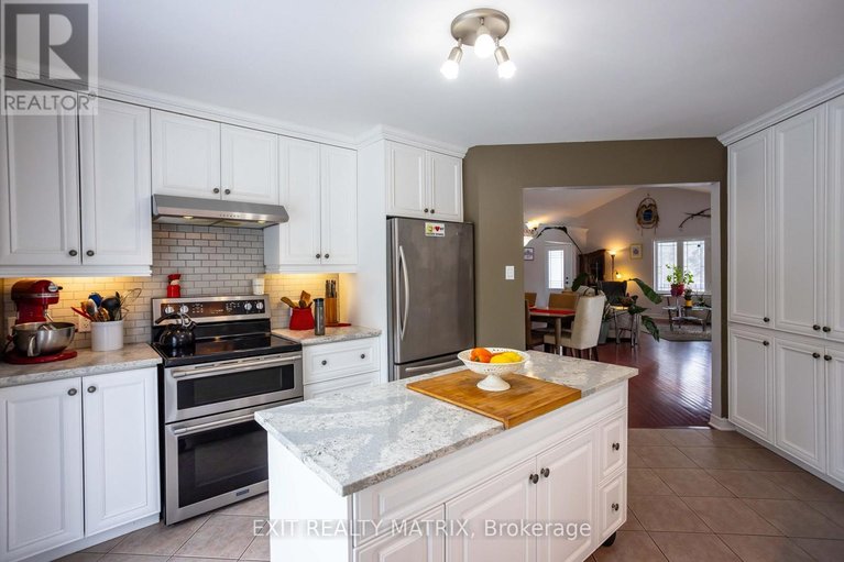 29607384/2468-gagne-road/clarencerockland-twp/clarence-rockland/ontario/K0A2A0_16