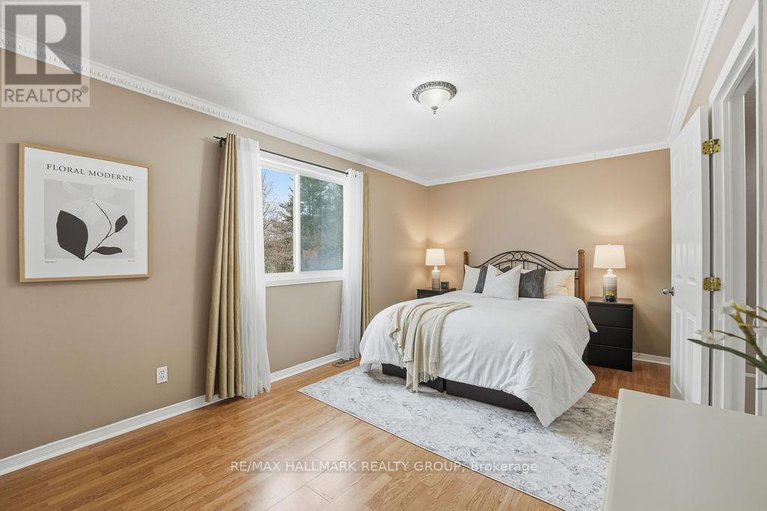 29250836/1165-falconcrest-court/chatelaine-village/ottawa/ontario/K4A3Z4_20