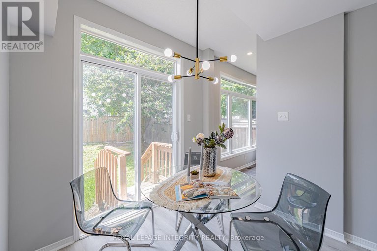 28621656/165-kinross-private/morgans-grantsouth-march/ottawa/ontario/K2K3P8_14