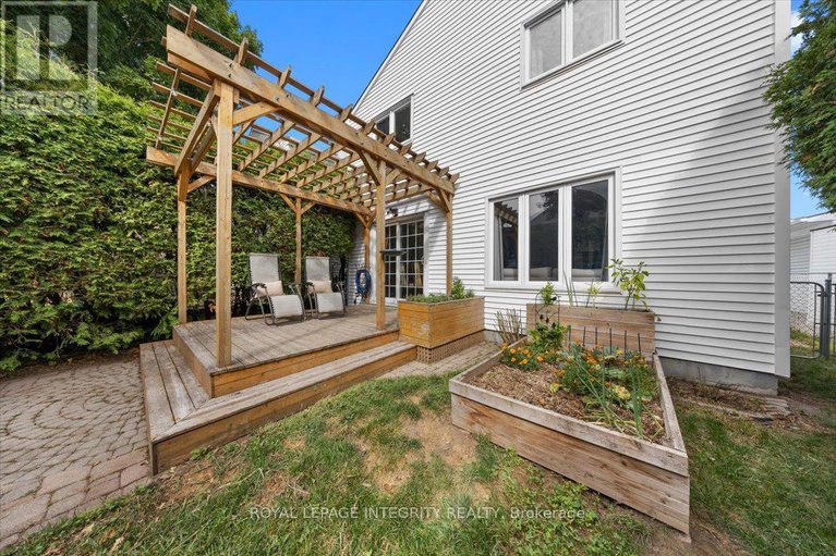 28813112/3759-autumnwood-street/emerald-woodssawmill-creek/ottawa/ontario/K1T2G7_37