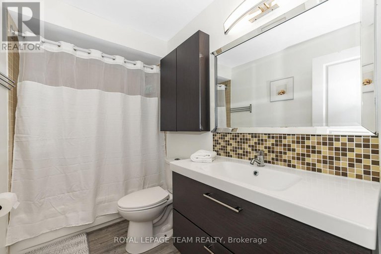 28251977/b-909-elmsmere-road/beacon-hill-south/ottawa/ontario/K1J8G4_17