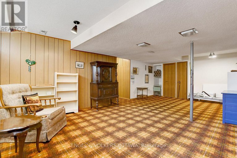 28906632/15-dickson-street/bruce-farmgraham-parkqualicumbellands/ottawa/ontario/K2H7H6_41