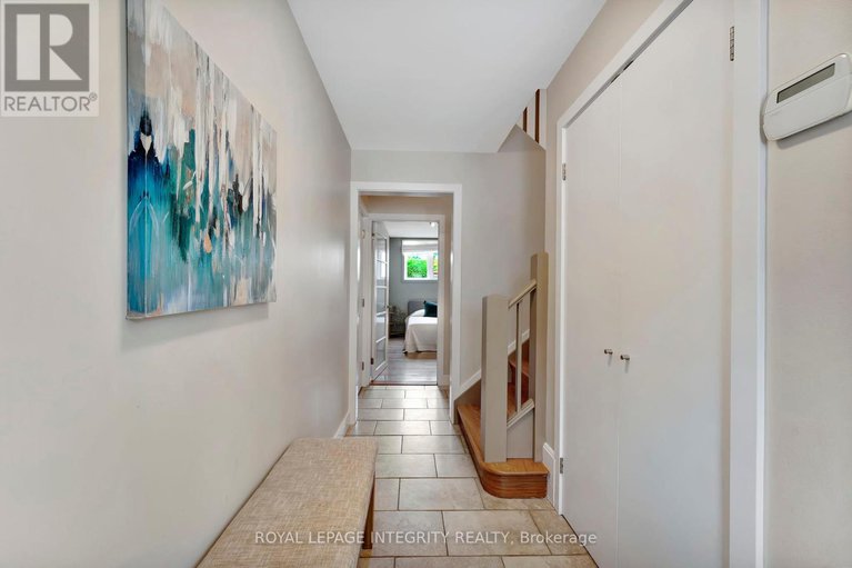 28621220/1150-albany-drive/bel-air-heights/ottawa/ontario/K2C2L3_18