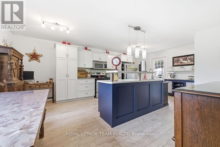 29617709/5195-mcdonalds-corners-road/lanark-highlands-dalhousie-twp/lanark-highlands/ontario/K0G1M0_36