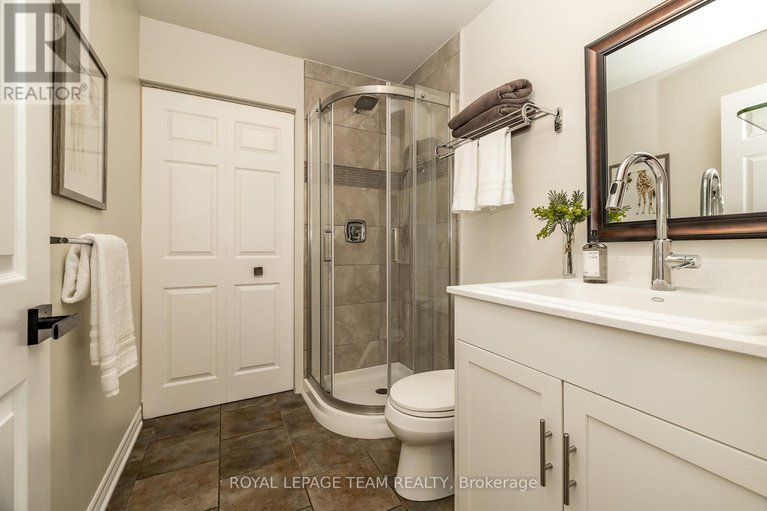 28910635/5239-mclean-crescent/manotick-long-island-nicholls-island/ottawa/ontario/K4M1G1_26