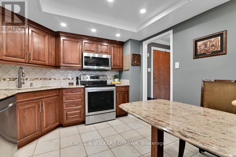 28541855/402-160-george-street/lower-townbyward-market/ottawa/ontario/K1N9M2_17