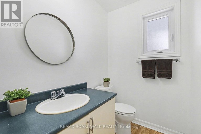 29300641/448-valade-crescent/fallingbrookpineridge/ottawa/ontario/K4A2W4_10