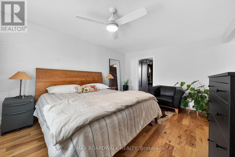 29640571/154-queen-mary-street/overbrookcastle-heights/ottawa/ontario/K1K1X5_22