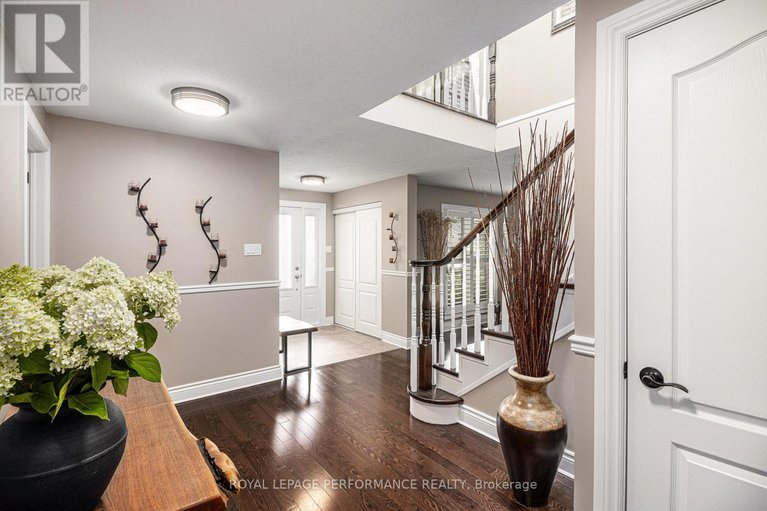 29629038/653-thicket-way/fallingbrookgardenway-south/ottawa/ontario/K4A3A7_21