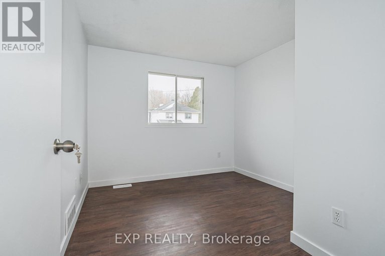 29111766/1364-st-jean-street/chateauneuf/ottawa/ontario/K1C2E6_20