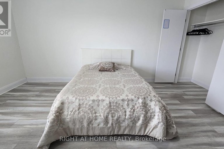 28853615/1558-1562-baseline-road/meadowlandsst-claire-gardens/ottawa/ontario/K2C0B3_22