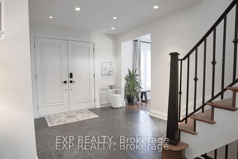 28643712/17-chesswood-court/pineglencountry-place/ottawa/ontario/K2E7E3_4