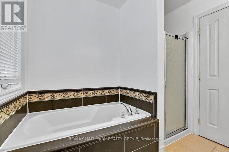 29663474/702-mud-creek-crescent/riverside-southgloucester-glen/ottawa/ontario/K1V1W3_23