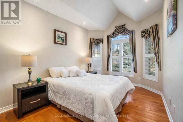 28981674/221-madhu-crescent/mooneys-bay/ottawa/ontario/K2C4J2_27