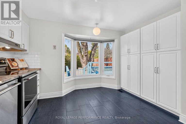 29643949/13-valley-ridge-street/borden-farmstewart-farmcarleton-heightsparkwood-hills/ottawa/ontario/K2E7W1_14