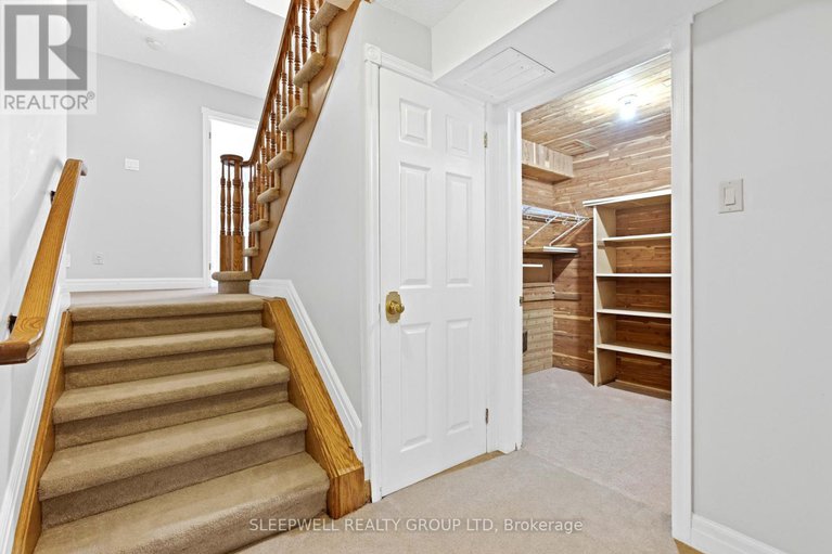 28620824/55-waterford-drive/pineglencountry-place/ottawa/ontario/K2E7V4_32
