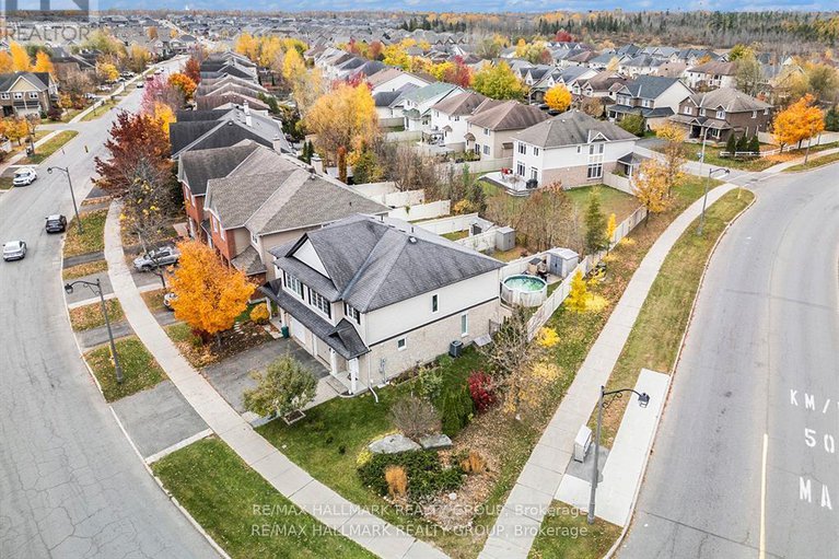 29053447/4220-kelly-farm-drive/blossom-parkkemp-parkfindlay-creek/ottawa/ontario/K1T0A5_31