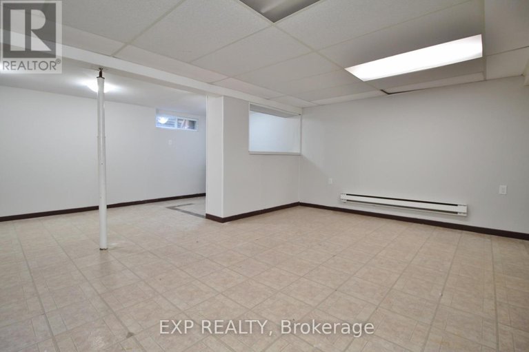 29434596/52-3691-albion-road/sawmill-creektimbermill/ottawa/ontario/K1T1P2_31