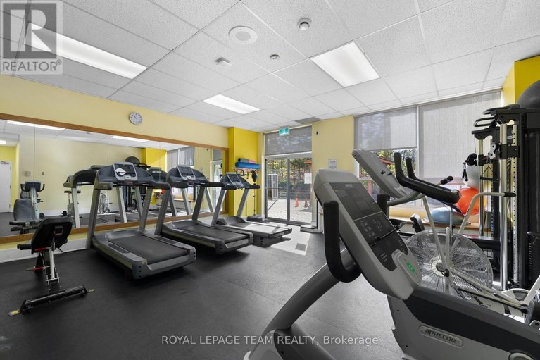 29578153/1114-40-landry-street/vanier/ottawa/ontario/K1L8K4_17