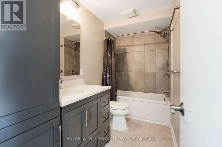 28142172/d-30-castlebrook-lane/centrepointe/ottawa/ontario/K2G5G5_20