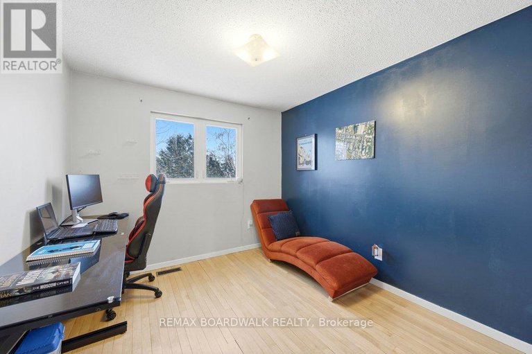 29284371/2390-rondel-street/blackburn-hamlet-south/ottawa/ontario/K1B4M2_22