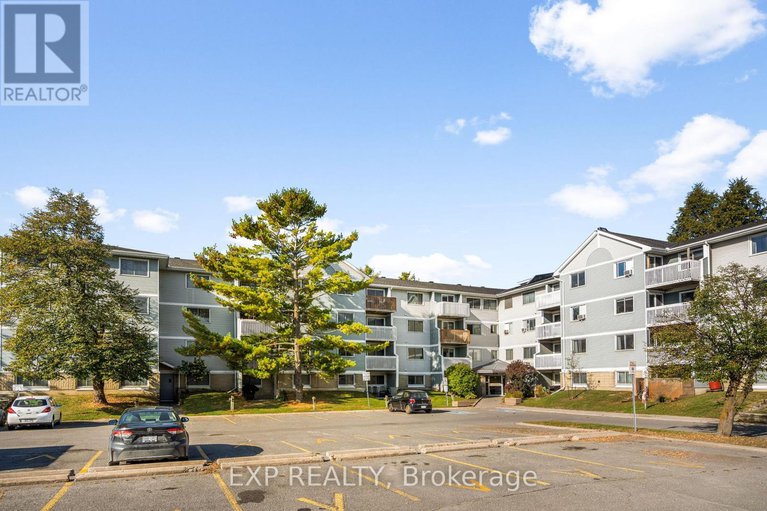 29252198/209-214-viewmount-drive/borden-farmstewart-farmcarleton-heightsparkwood-hills/ottawa/ontario/K2E7X3_1