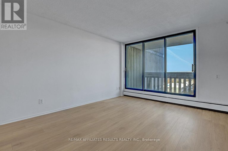 29180738/410-415-greenview-avenue/britannia/ottawa/ontario/K2B8G5_17