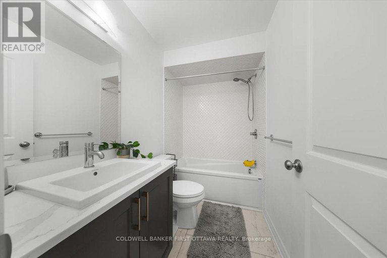 28984522/54-bergschrund-walk/mer-bleuebradley-estatesanderson-park/ottawa/ontario/K1W0P9_27