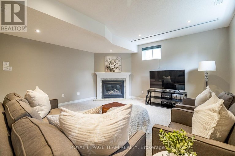 29469857/10-beechgrove-gardens/stittsville-south/ottawa/ontario/K2S1W5_37