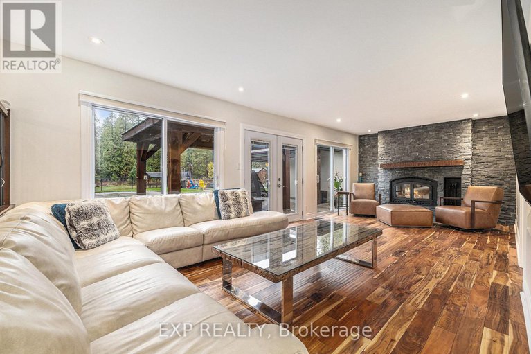 29064554/10-carlisle-circle/remainder-of-stittsville-area/ottawa/ontario/K0A1B0_6